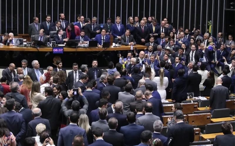 Como foram os votos dos deputados do RS para a urgência do projeto de anistia na Câmara