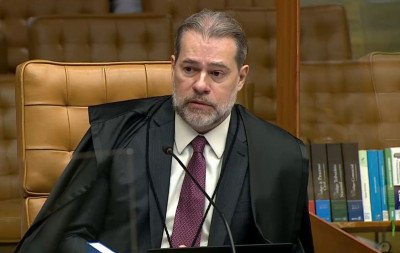 Toffoli deixa relatoria do caso Banco Master após reunião com ministros do STF