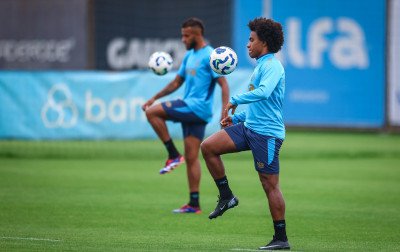 Willian avança em recuperação no Grêmio; veja previsão de retorno do jogador