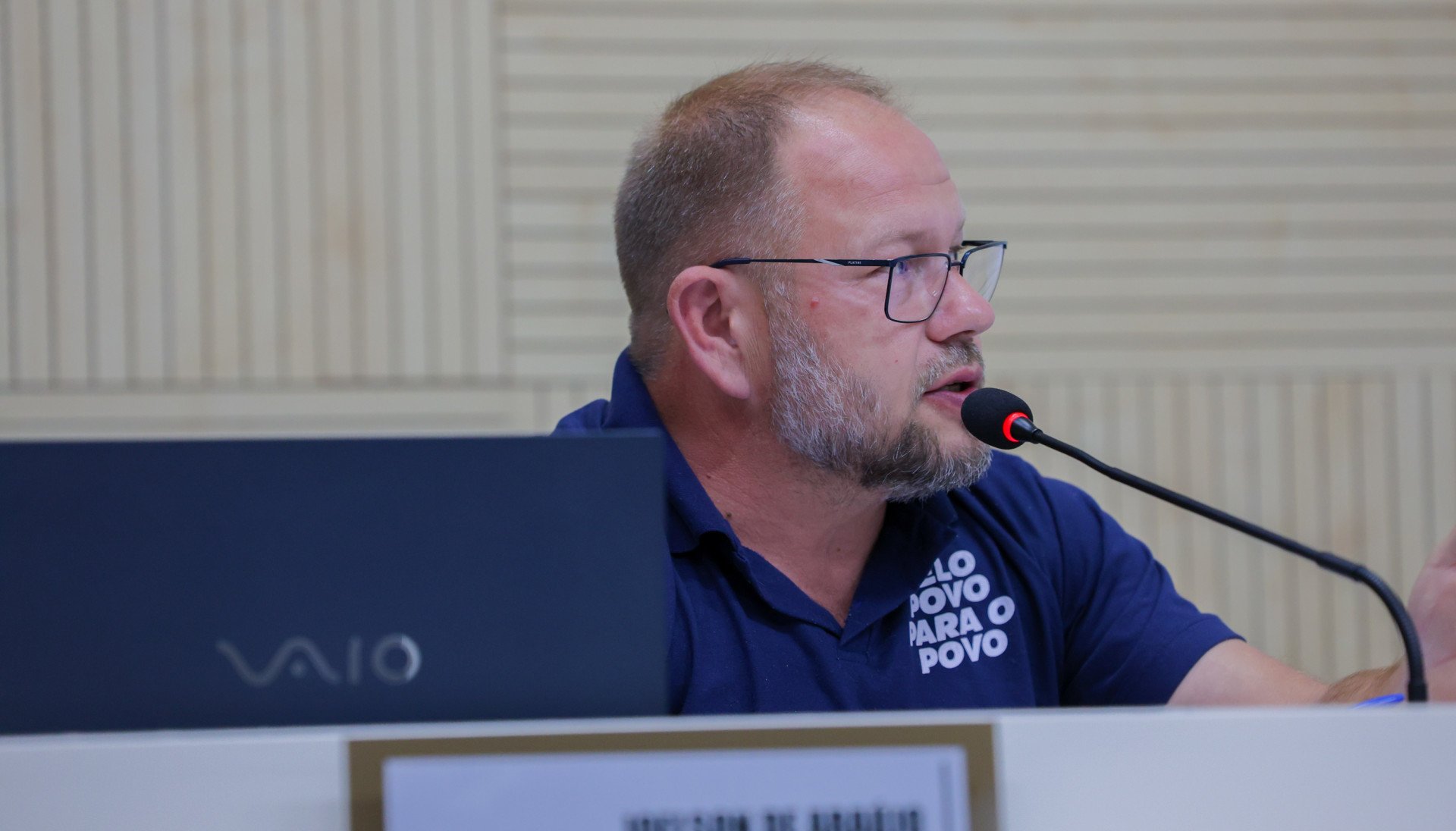 "Eu dava um bufete e largava direitinho": Vereador causa polêmica ao falar sobre bater no filho e Conselho Tutelar pede retratação