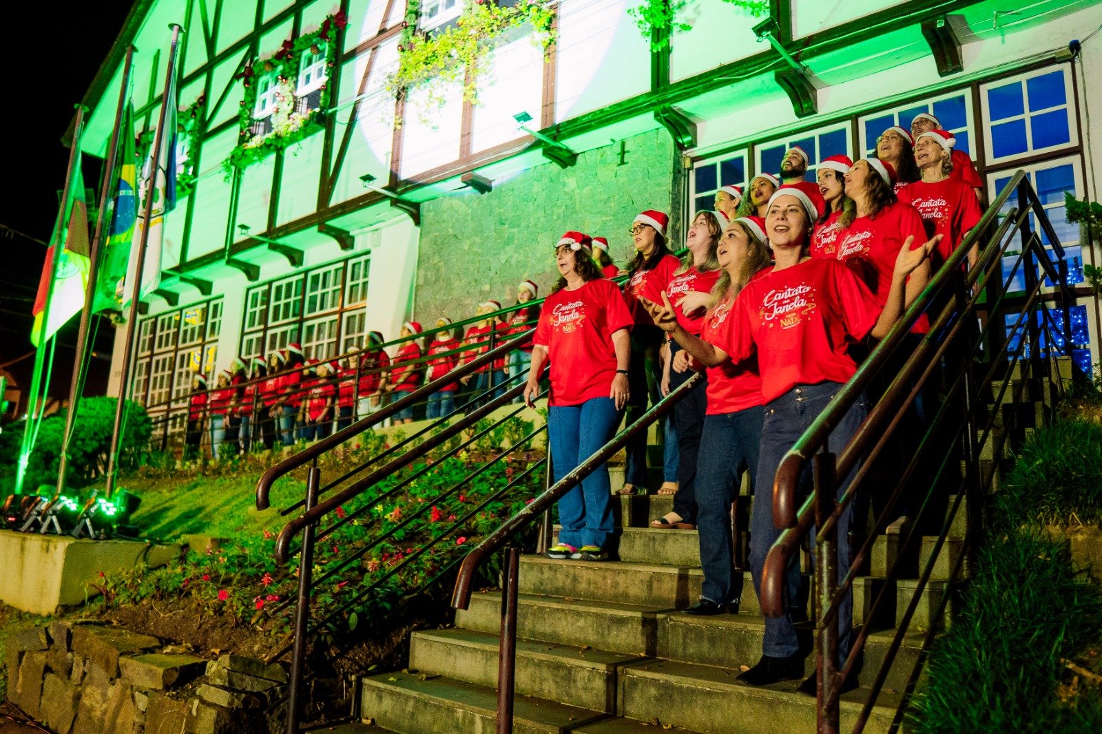 Nova Petrópolis abre inscrições para Cantata na Janela, atração da Magia do Natal