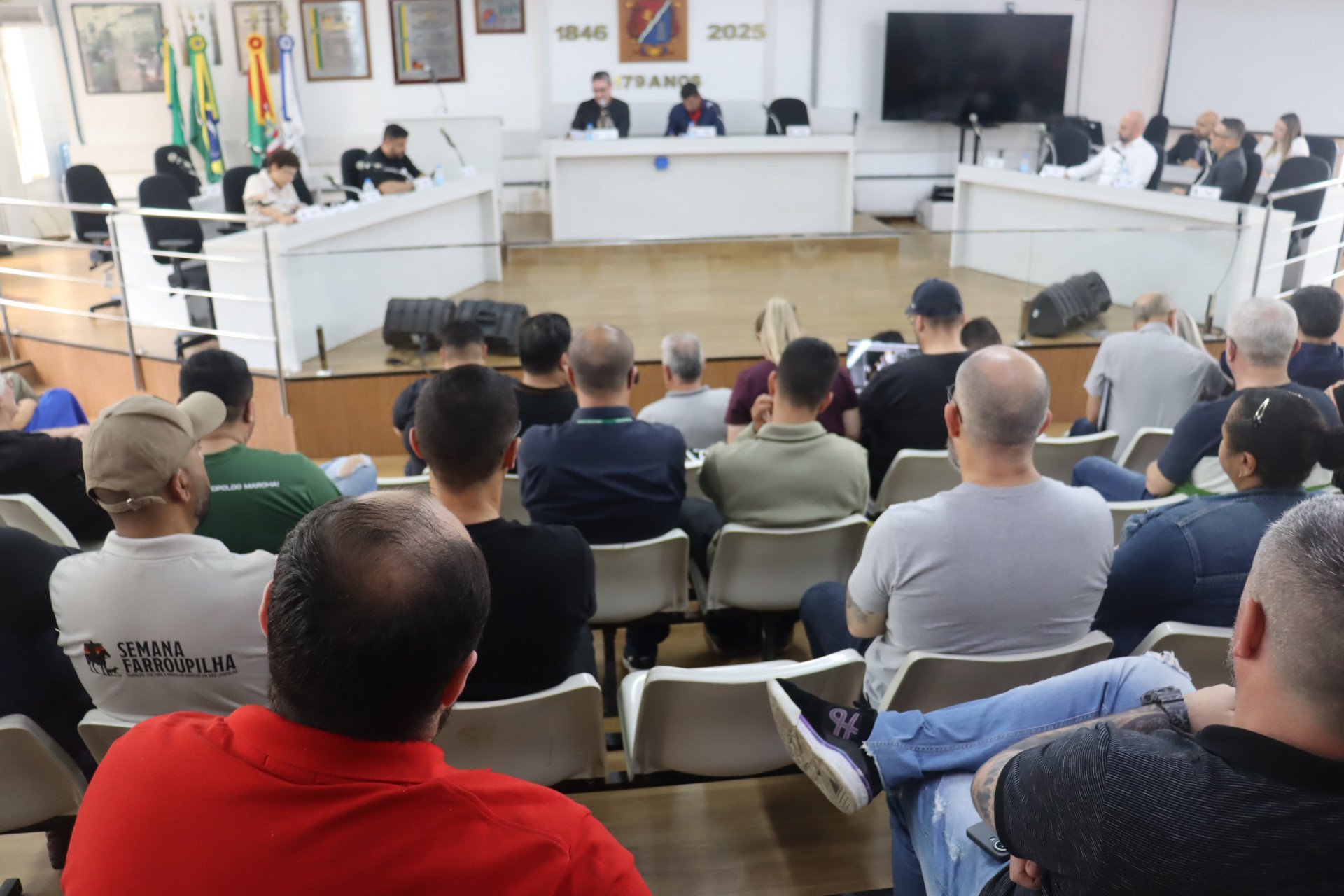 Presidente da Câmara convoca sessão extraordinária sobre o barco-escola Peixe Dourado
