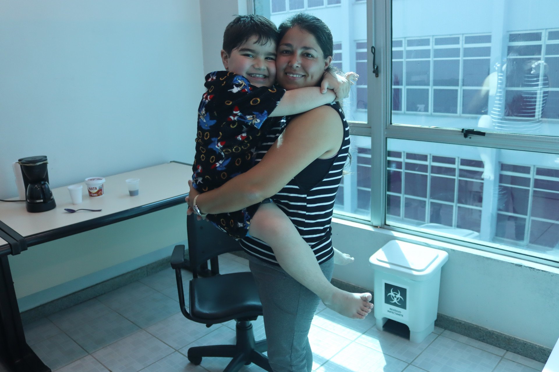 Família de menino luta para tratar doença rara