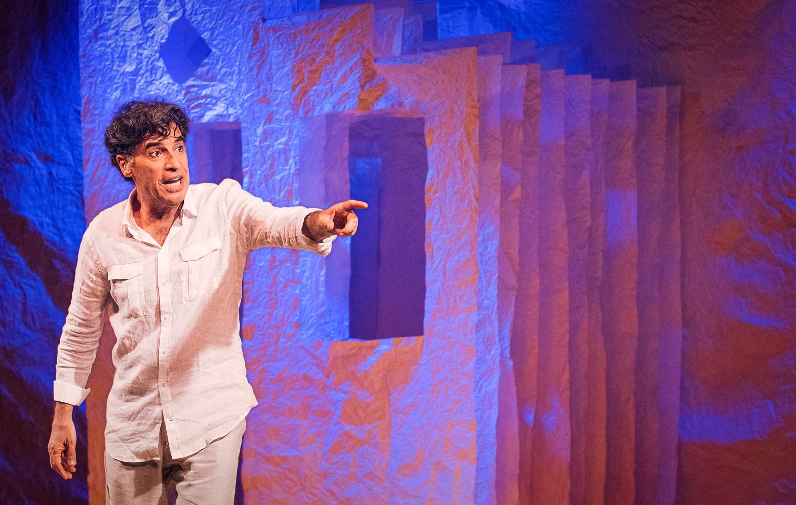 "Eu quis contar a história dessa gente que sai da roça para viver na cidade", diz ator Paulo Betti sobre apresentação na próxima semana