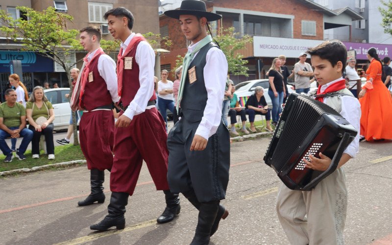 Desfile Farroupilha em Estância Velha