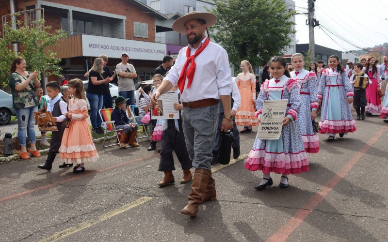 Desfile Farroupilha em Estância Velha