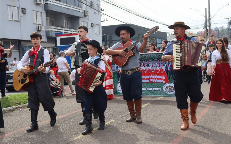 Desfile Farroupilha em Estância Velha