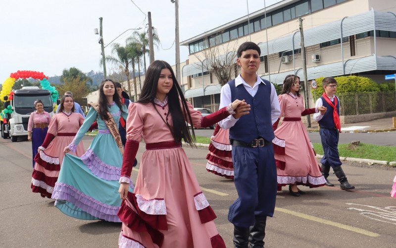 Desfile Farroupilha em Estância Velha