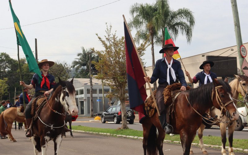 Desfile Farroupilha em Estância Velha