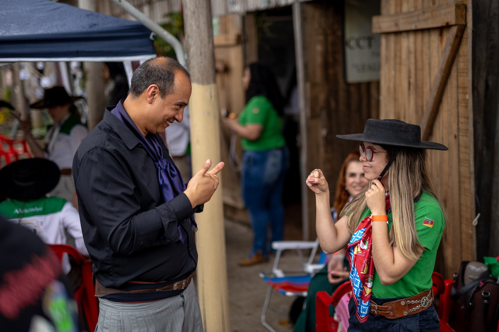 "Me senti realmente integrada": tradução para Libras no desfile farroupilha em Canoas é comemorada