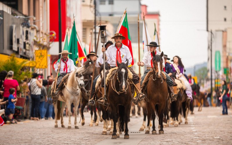 Cavalarianos participaram do desfile em São Leopoldo