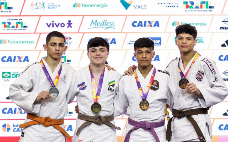 Judoca Arthur Bonato leva o ouro na categoria até 50kg nos Jogos da Juventude 2025 | abc+