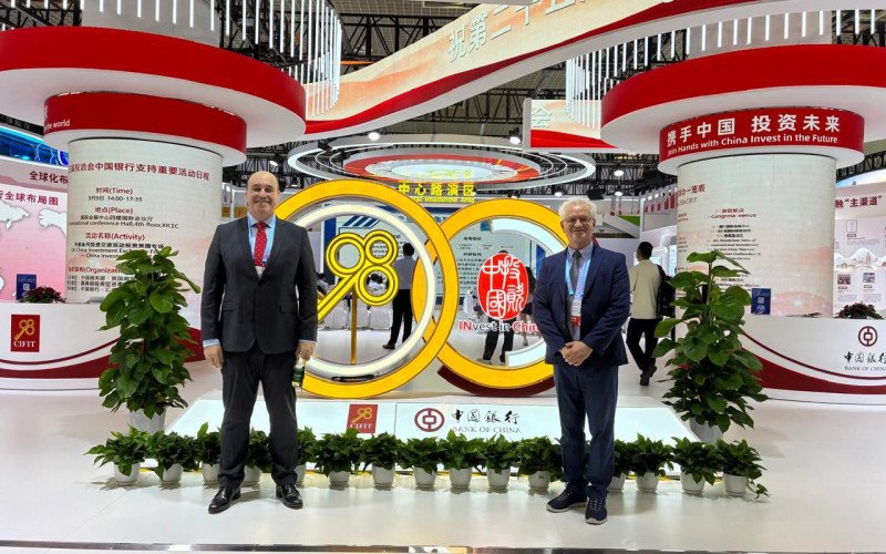 Silvio Bitencourt e Sérgio Mariucci na CIFIT 2025, em Xiamen, na China
