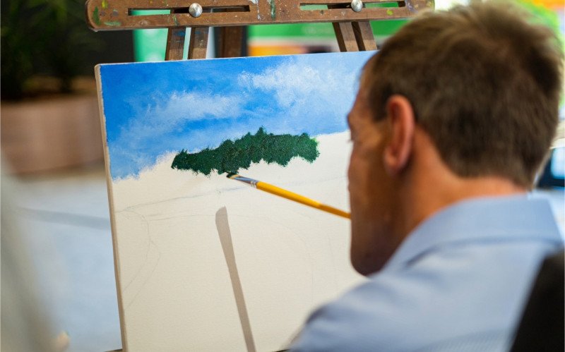 Artista pl&aacute;stico Jeferson Hoffmann exp&otilde;e sua obra no Espa&ccedil;o Sicredi Feitoria em S&atilde;o Leopoldo