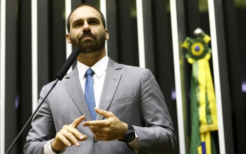 Câmara deve ser comunicada sobre denúncia contra Eduardo Bolsonaro | abc+