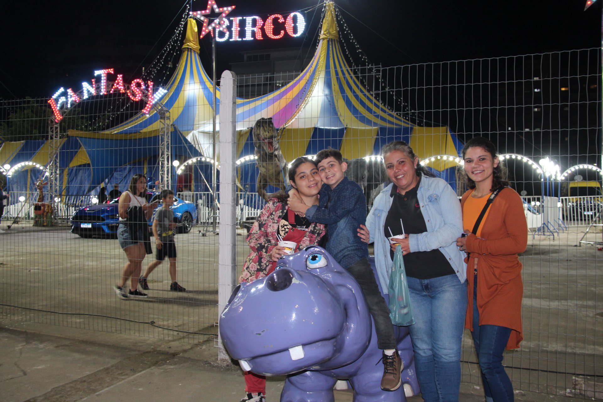 VÍDEO: Protagonistas que mant&ecirc;m viva a cultura do circo mostram como novas gera&ccedil;ões participam do show