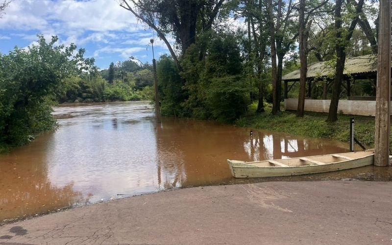 Rio Caí chega perto da cota de inundação; veja o que indica a meteorologia