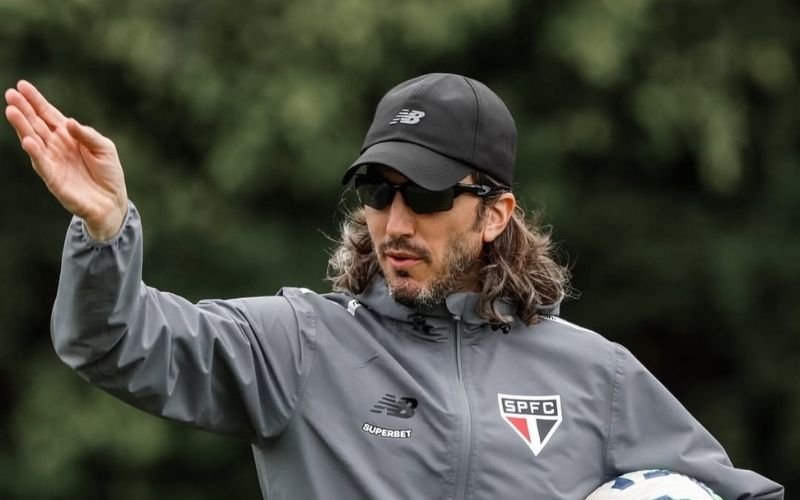 Ap&oacute;s n&atilde;o fechar com o Inter, Zubeldía acerta com o Fluminense para substituir Renato Ga&uacute;cho