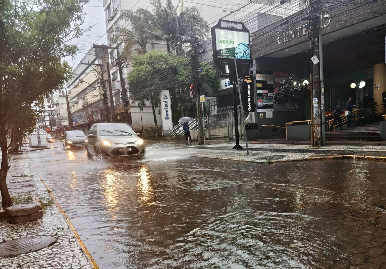 "Até a Quinze de Janeiro alagada": Instabilidade continua neste começou de semana, confirma a Defesa Civil