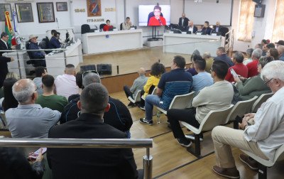 VÍDEO: Votação final da Comissão Especial de Inquérito do Peixe Dourado gera tumulto na Câmara
