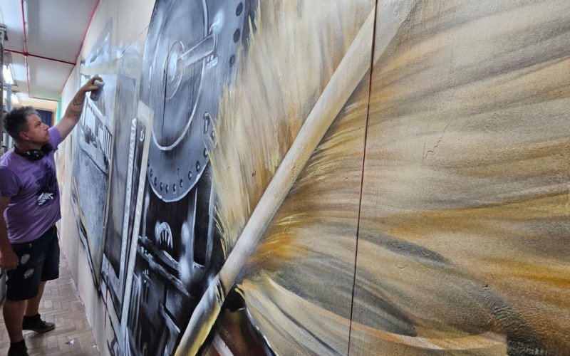 Reforma da Biblioteca Municipal ganhou painel artístico em grafite, produzido pelo artista Bart