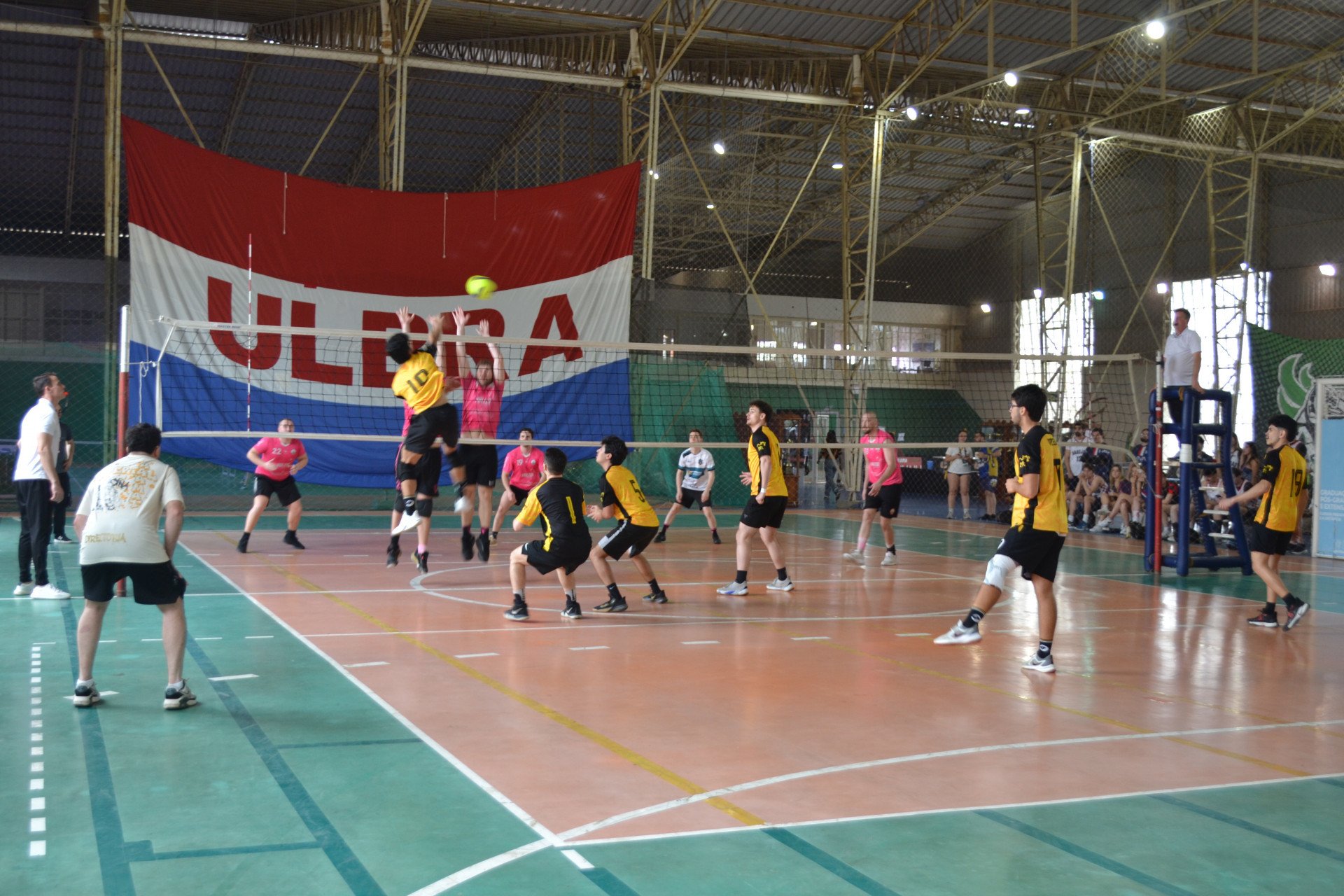 Ulbra é campeã no vôlei e no basquete feminino