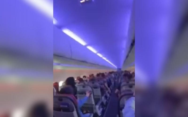 VÍDEO: Influenciadora grava momento que avião tem forte turbulência após ser atingido por granizo