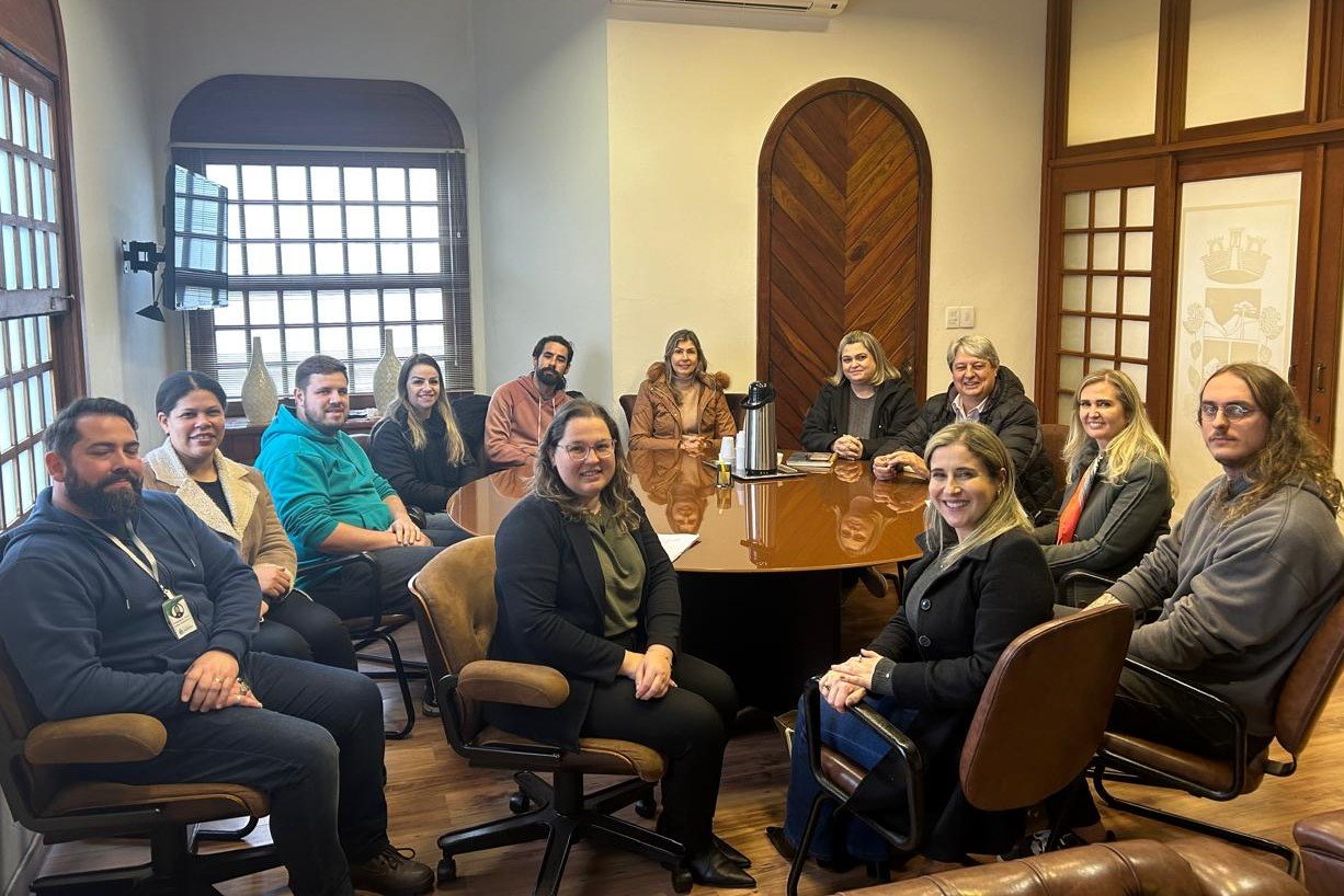 Sindicato dos servidores públicos de Gramado negocia implementação de vale-alimentação para a categoria
