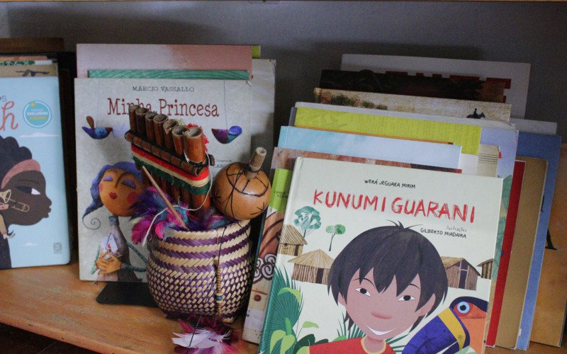 Na biblioteca, livros abordam cultura e diversidade | abc+