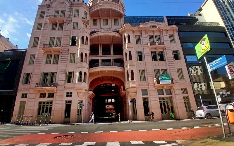 Casa de Cultura Mário Quintana é referência no Rio Grande do Sul desde 1990 | abc+