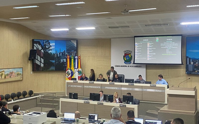 Sessão na Câmara de Vereadores de Novo Hamburgo | abc+