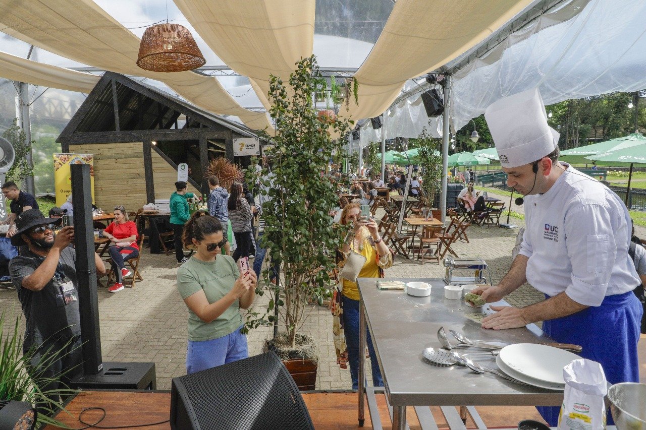 Alunos da rede pública de Gramado terão aulas de culinária durante Festival de Gastronomia em outubro