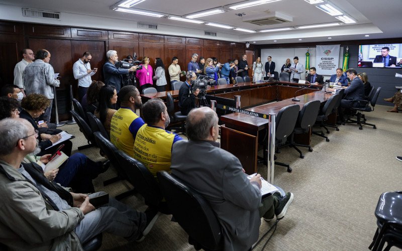 Projeto do deputado Delegado Zucco (Republicanos)  recebeu parecer favorável na Comissão de Segurança, Serviços Públicos e Modernização do Estado  e aguarda votação em plenário | abc+