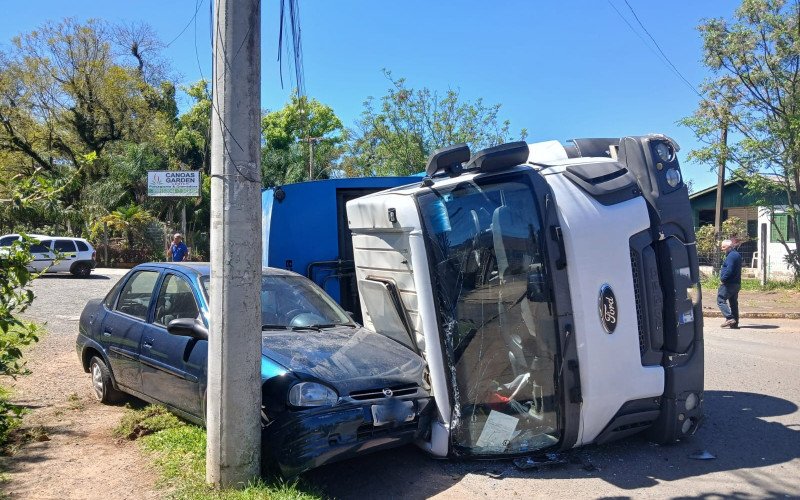 Acidente, na manhã desta quinta-feira (25), deixou quatro feridos em Canoas | abc+