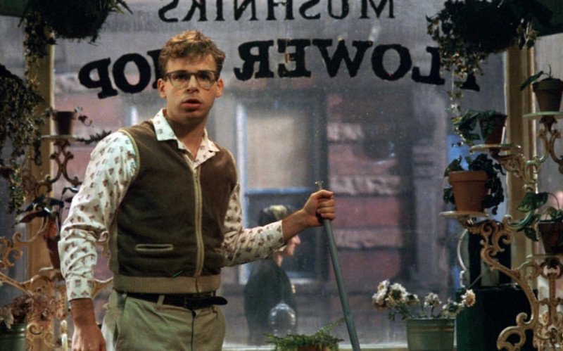 Rick Moranis em A Pequena Loja dos Horrores | abc+