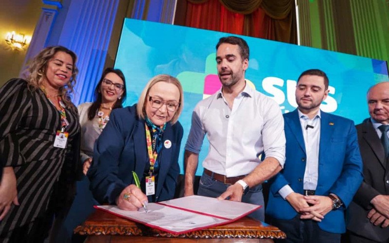 Programa foi anunciado na manhã desta quinta-feira (25) pelo governador Eduardo Leite e pela secretária de Saúde, Arita Bergmann, no Palácio Pirati | abc+