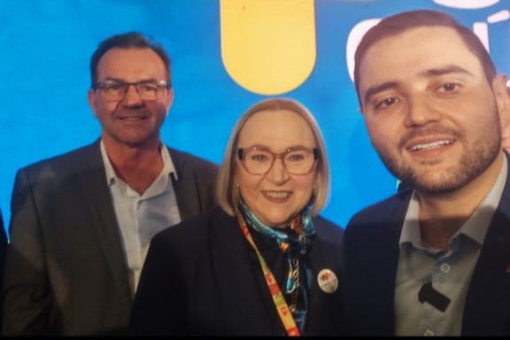 Presidente da Amvag, Gaspar Behne, com a secretária de Saúde do Estado, Arita Bergmann e o vice-governador Gabriel Souza | abc+