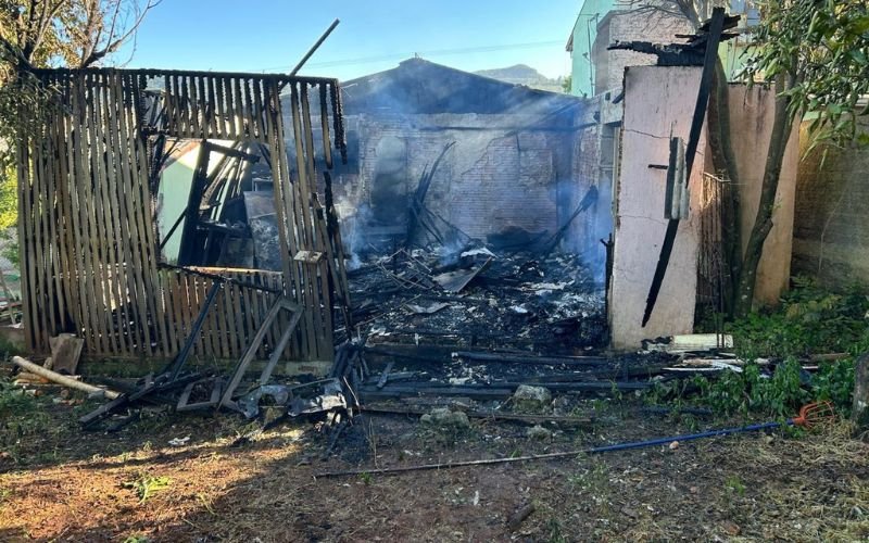 Homem morre em incêndio no Vale do Sinos