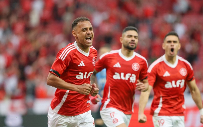 Alan Patrick comemora gol com a camisa do Inter | abc+