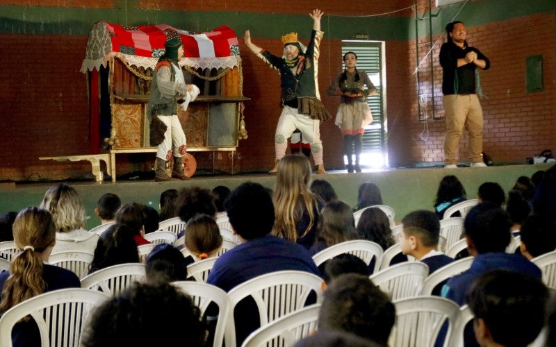 Circuito teatral passou pela Emef João Paulo I em Canoas | abc+