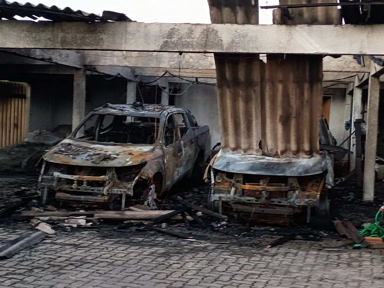 INCÊNDIO: Chamas destroem parte da sede da Patram no litoral norte; veja vídeo