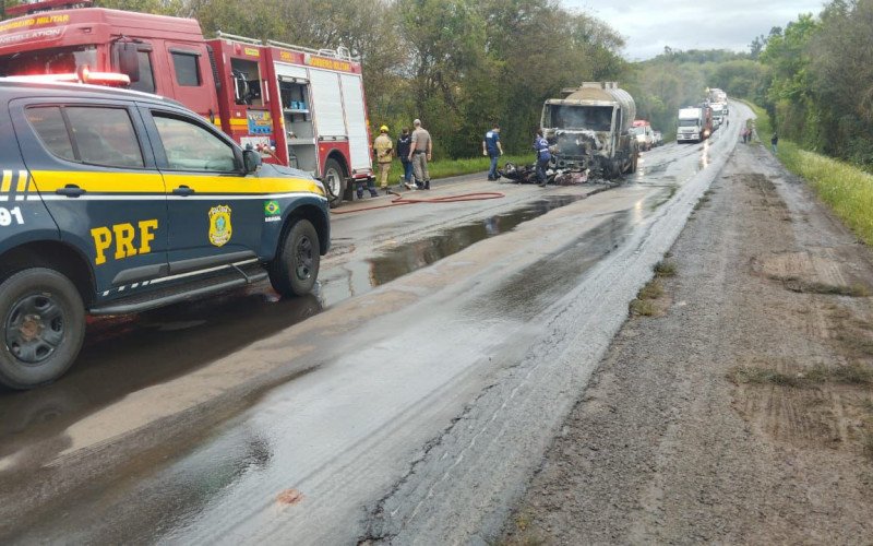 Quatro pessoas morrem carbonizadas em acidente em estrada do RS | abc+