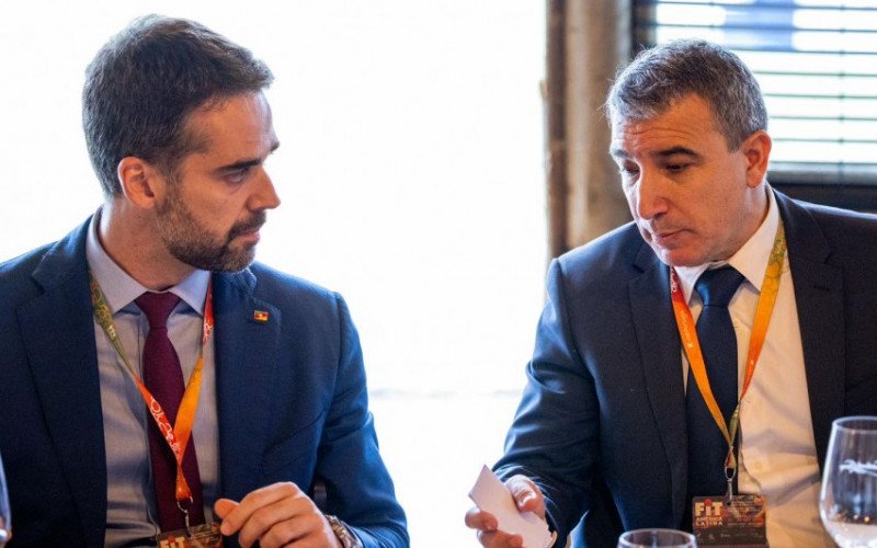 Governador Eduardo Leite se reuniu neste sábado (27) com o CEO da Aerolíneas Argentinas, Fabián Lombardo | abc+