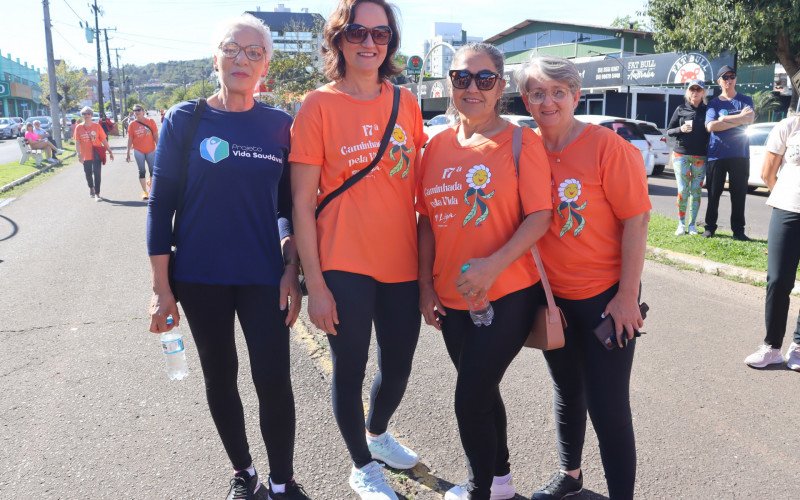 Valdivia, Lisete, Sonia e Marisa na 17ª Caminhada pela Vida em Estância Velha | abc+