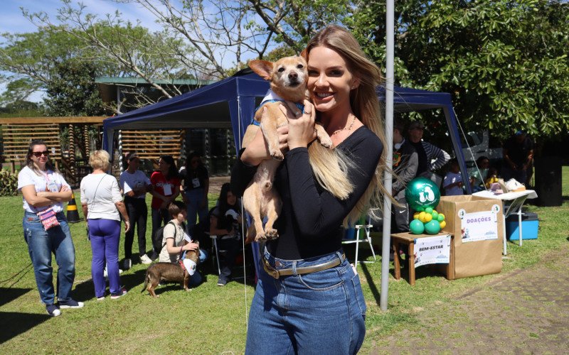 Bruna Molz, apoiadora da causa animal | abc+