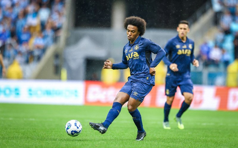 Willian sofreu uma pancada e fraturou da base do 5º metatarso | abc+