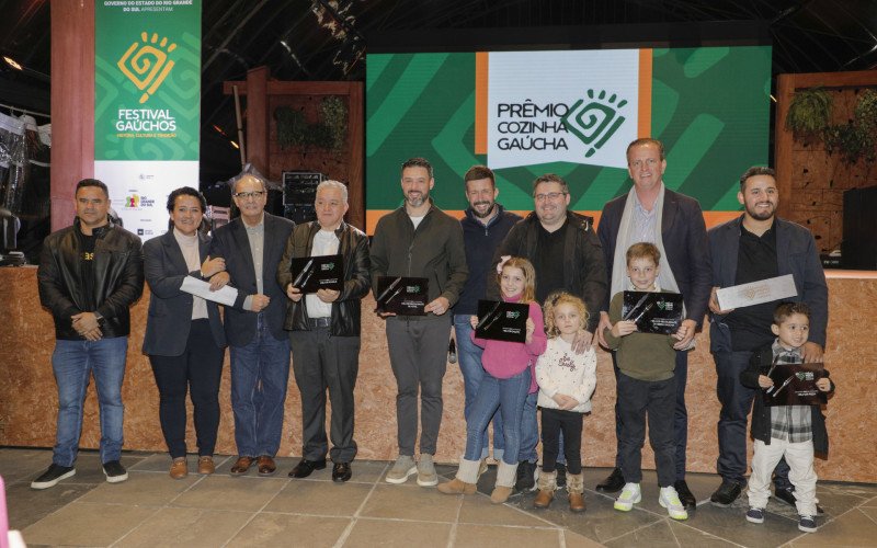 Prêmio foi entregue na última noite de Festival Gaúchos, em Gramado