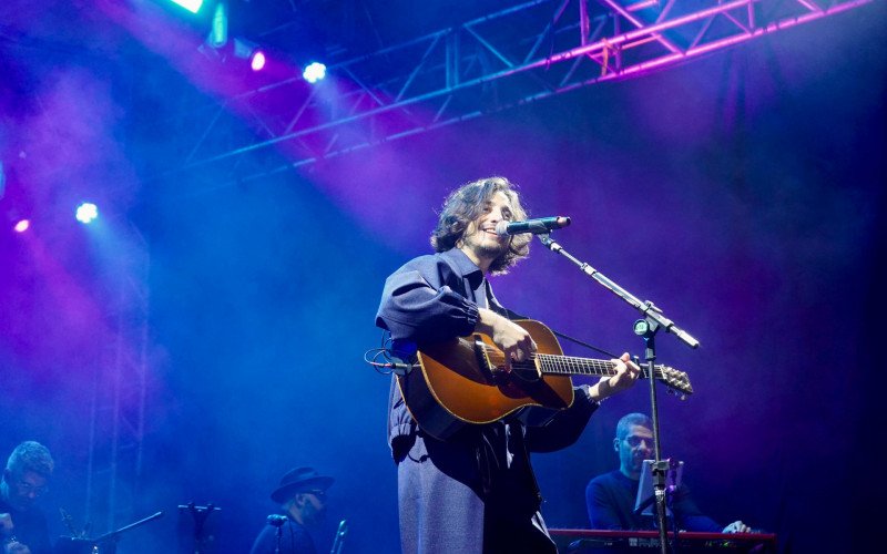 Tiago Iorc faz show em Campo Bom: "RS é sempre um carinho no coração"