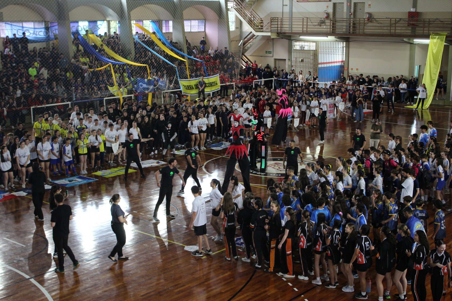 Com muita música e animação, desfile dos atletas marca abertura dos Jogos Internacionais da Ulbra