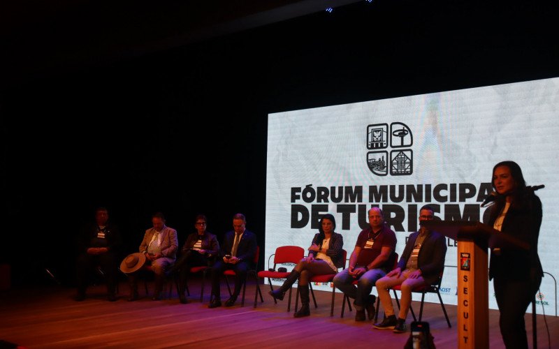 1.º Fórum de Turismo ocorreu no Teatro Municipal